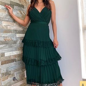 Lulu’s Glance Your Way Emerald Green Pleated Lace Tiered Midi Dress